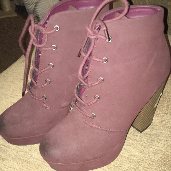 Maroon booties - Picture 1 of 1